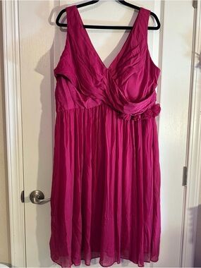 RSVP Fuchsia V‑Neck Chiffon Midi Dress with Floral Accent
